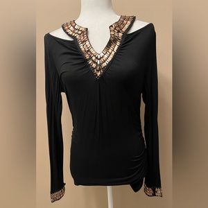 Dressy top with great neckline: Very elegant and fun with  jeans and pumps
